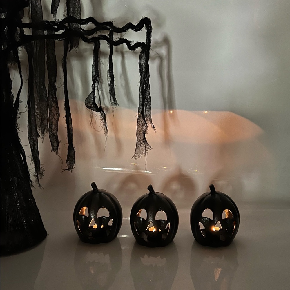 Moonlight Manor Black Metal Jack-O-Lanterns
